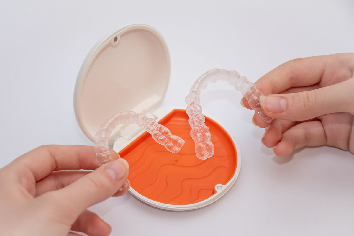 Retainers After Invisalign: Vivera, Types & How Long to Wear